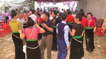 Nhảy mừng LTH của Việt Tâm và Thuỳ Lương tại bản Hả, Thanh Nưa, Điện Biên