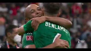 احتفال لاعبي الجزائر بعلم فلسطين