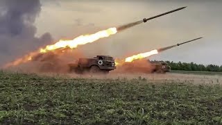 شاهد: راجمات صواريخ أوراغان الروسية تقصف ليلا مواقع في أوكرانيا