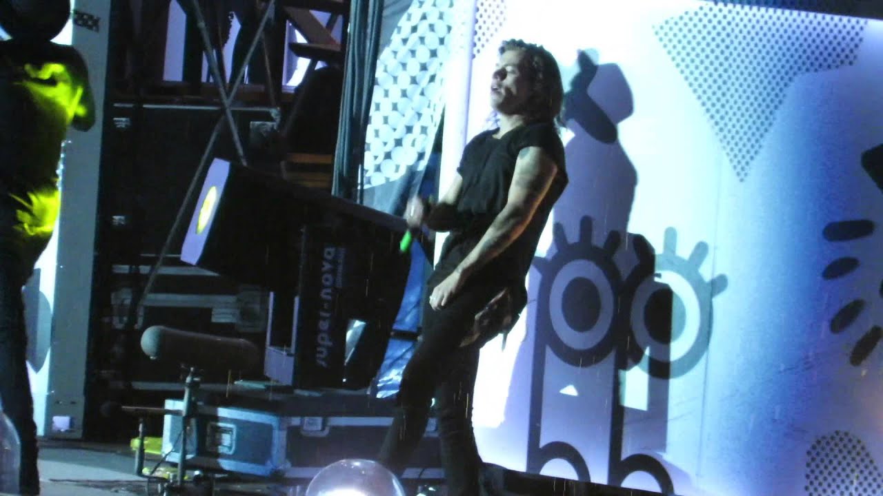 Best Song Ever - One Direction - Otra Boston 9/12/15