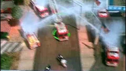 LA MOD 1.9 EMERGENCY 4 TILLER LADDER ARRIVES IN TOWN