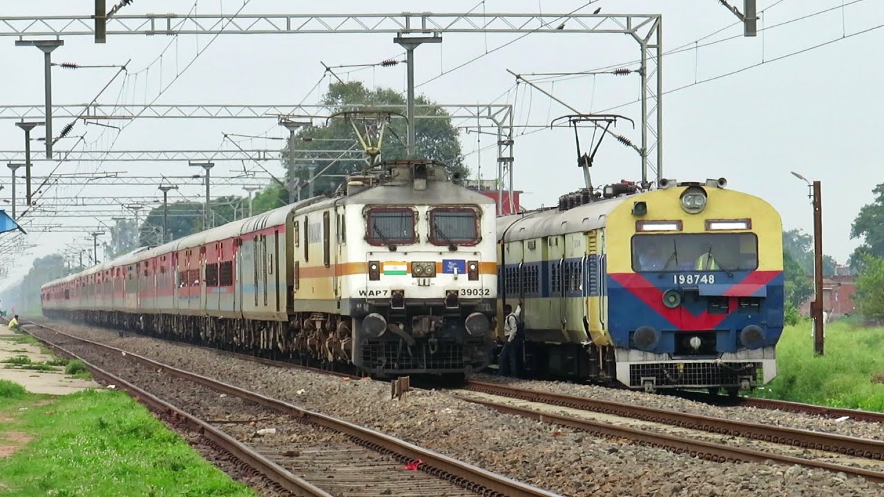 130 kmph - MALDA TOWN Express Overtakes MEMU !!