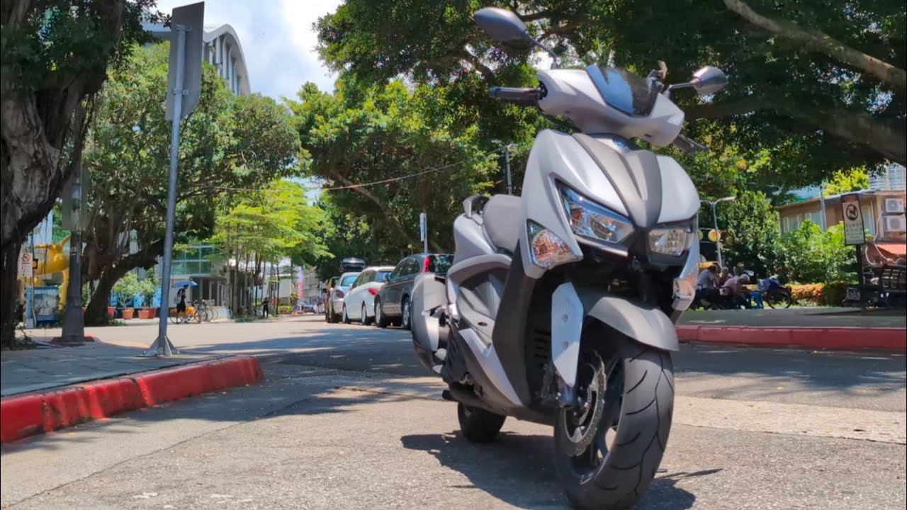 介紹勁戰6.5代 擁有帥氣的外表 附有流線的造型 線性的加速度 令人熱血沸騰的一款車款