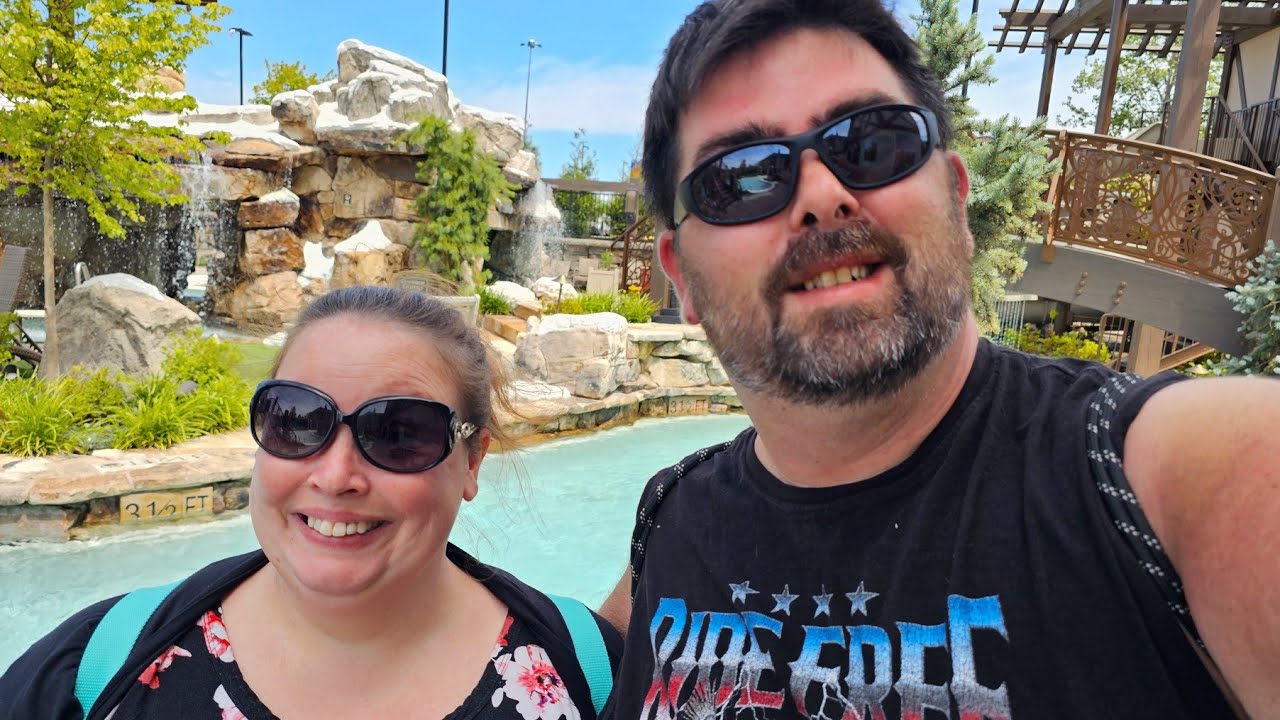 Checking into "The Inn at Christmas Place" | NEW Winter Wonder Lagoon | Full Resort Tour 2025