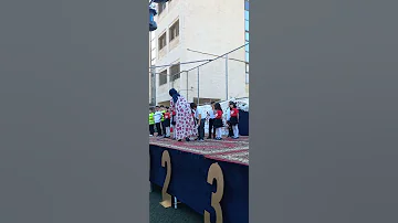 حفل تخريج روضة ومدارس الصرح الدوليه اغنية تعالو نحلم نبقى كبار وجولي بدور الطبيبه 