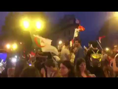 Quand Un Supporteur Algérien Se Fait Frapper Par Un Supporteur Français