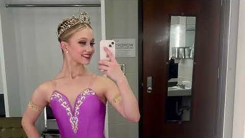 izzy howard -Bio, Wiki, facts, Age, Height, Weight, Measurement, Photos; American glamour model