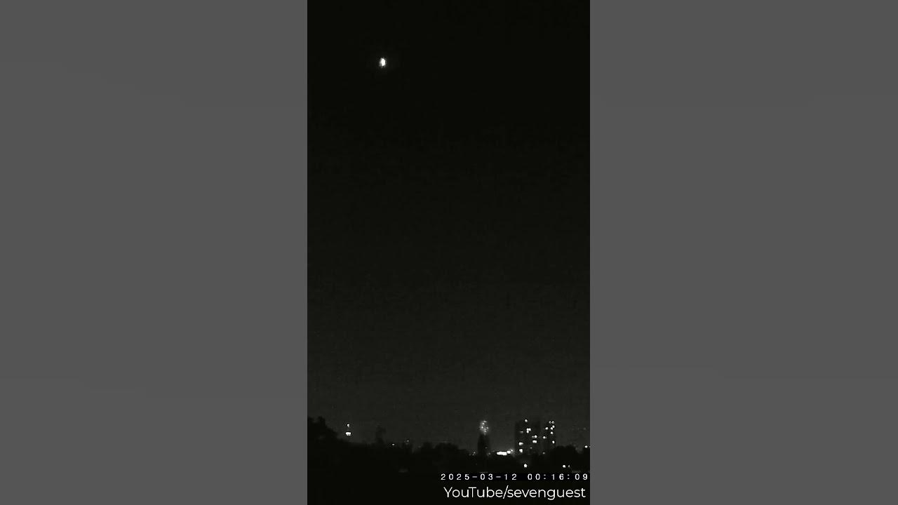 meteoro o bólido desde méxico mexicocity cdmx 12MAR25 0015 hrs. SUR ver. 3 YouTube