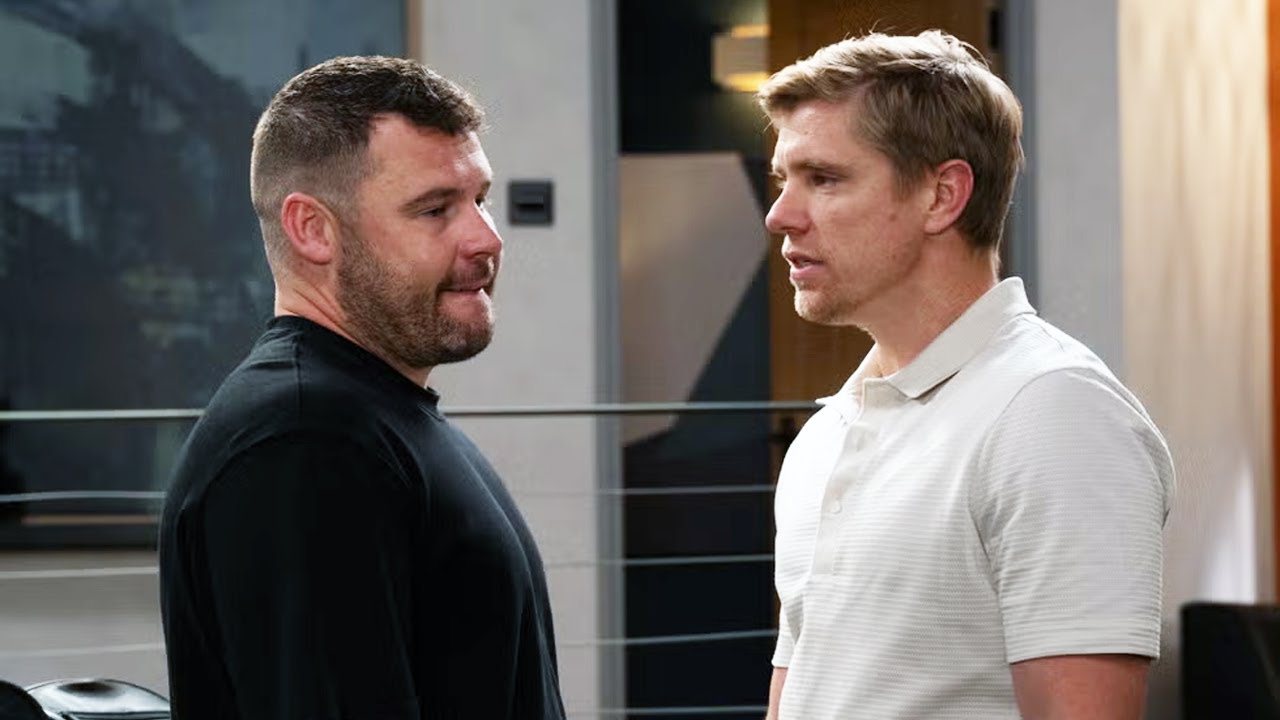 ITV Emmerdale star says 'they're souImates' as he teases Aaron and Robert's reunion