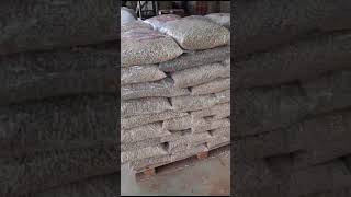 PELET DE MADEIRA #PELET #MADEIRA #COMBUSTÍVEL #AREIAHIGIENICA #GATOS #SANITÁRIA #PELLET #SAWDUST