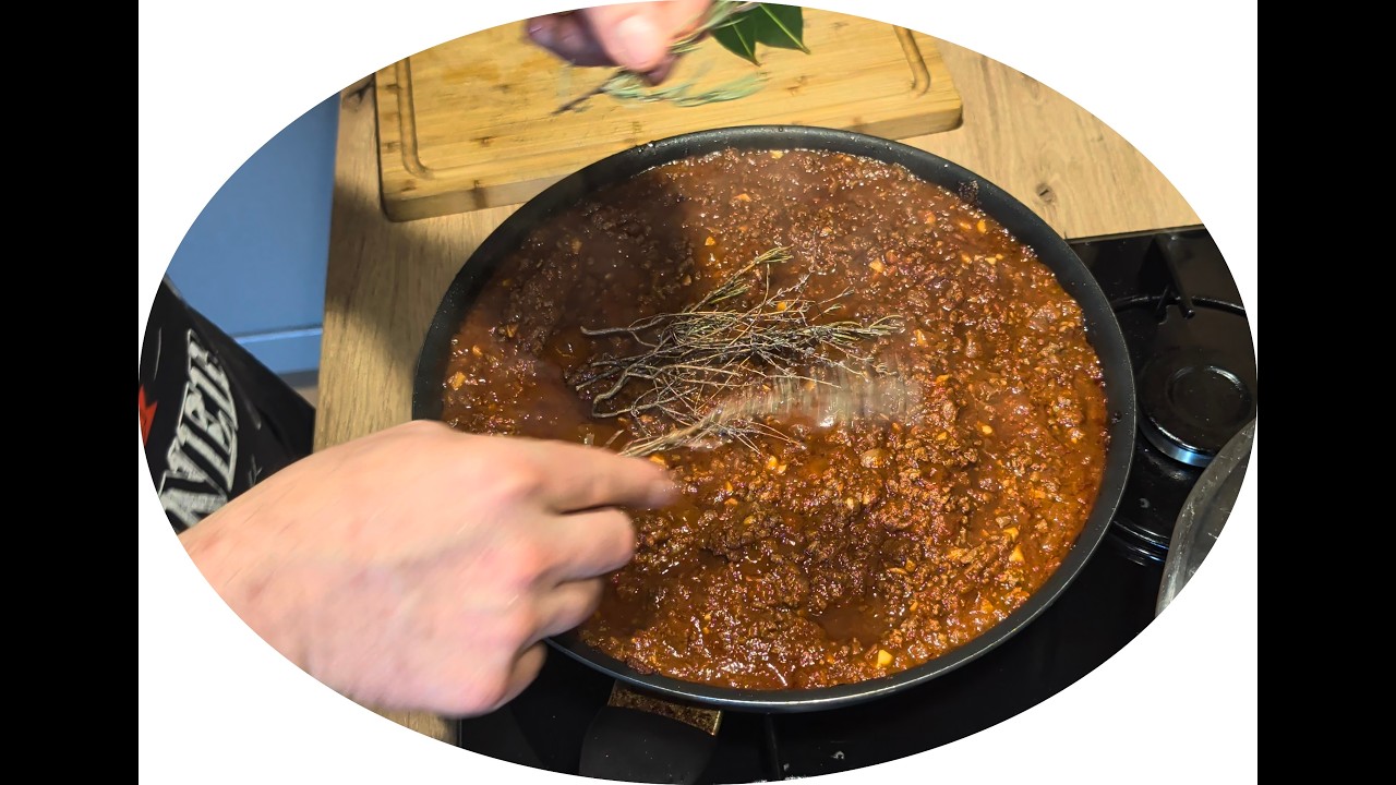 la sauce bolognaise, plus ça mijote meilleur c'est 🙌😜🍝🇮🇹