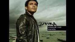 Judika   Aku Tak Begitu   YouTube  - Durasi: 4:26. 