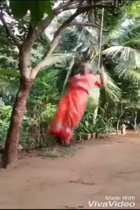 Nenek main ayunan