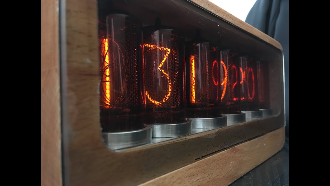 Ламповые часы на z566m