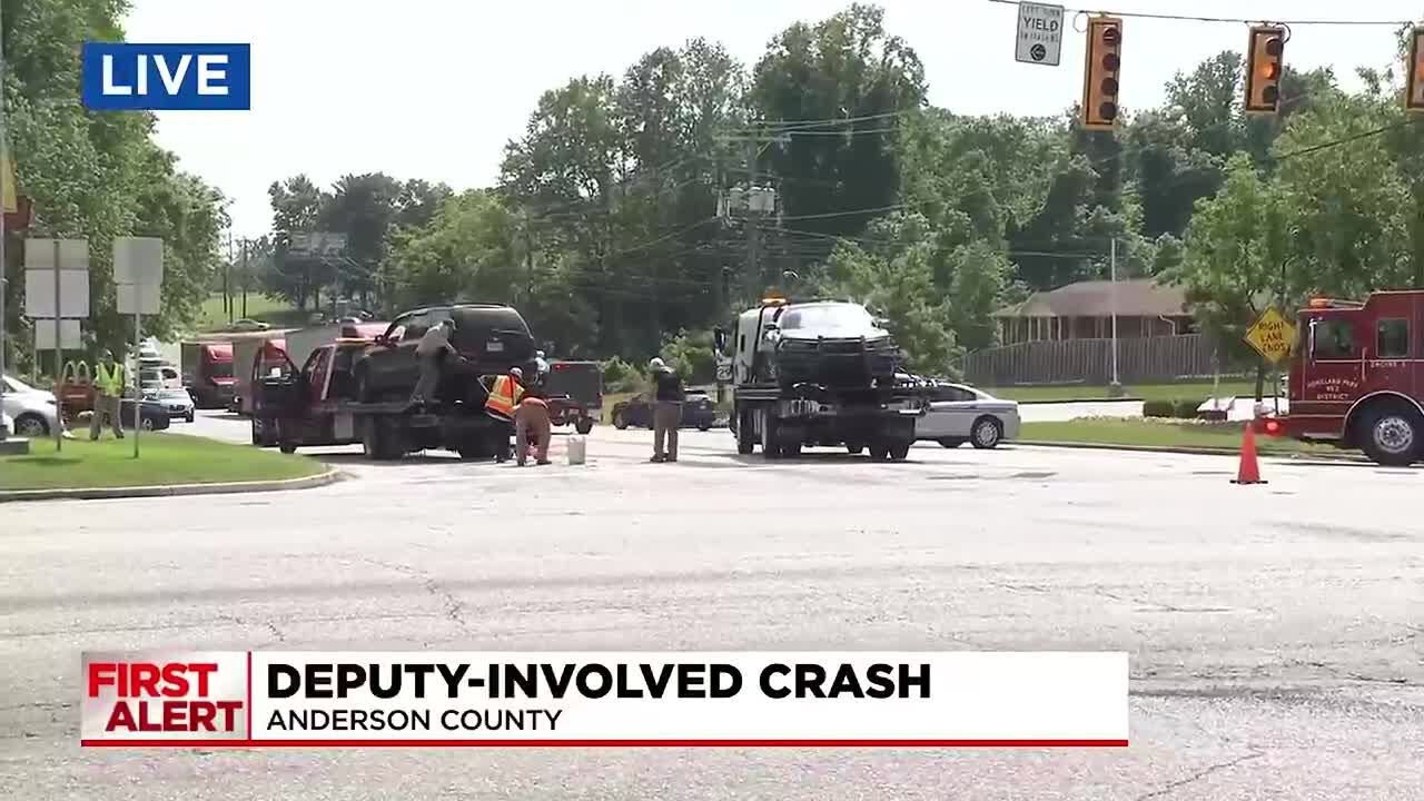 2 deputies hurt after crash in Anderson County, officials say - YouTube