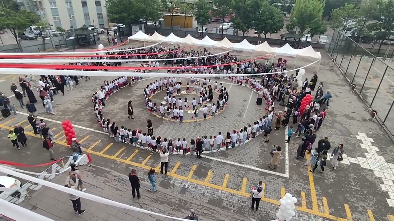1. Sınıflarımızın Okuma Bayramı kutlamaları - Balkondan Çekim