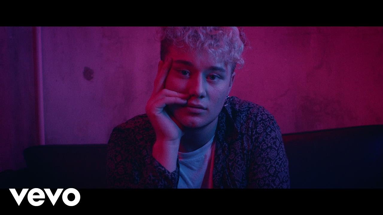 Matt Wills - Set You Free auf YouTube ansehen Matt Wills - Set You Free auf YouTube ansehen