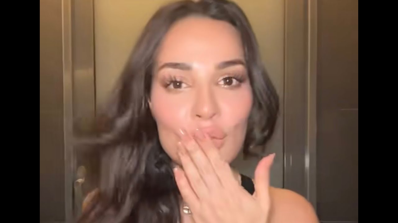 مكياج القمر نادين نجيم لطلعة مع صديقتها