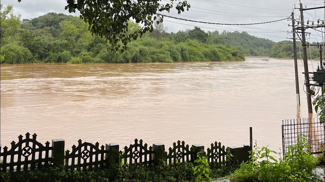 Sringeri Thunga river flood | ಶೃಂಗೇರಿಯಲ್ಲಿ ತುಂಬಿ ಹರಿಯುತ್ತಿರುವ ತುಂಗೆ. 