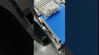 Frozen dumplings, snacks, longan food, nuts granule weighing vertical packing machine