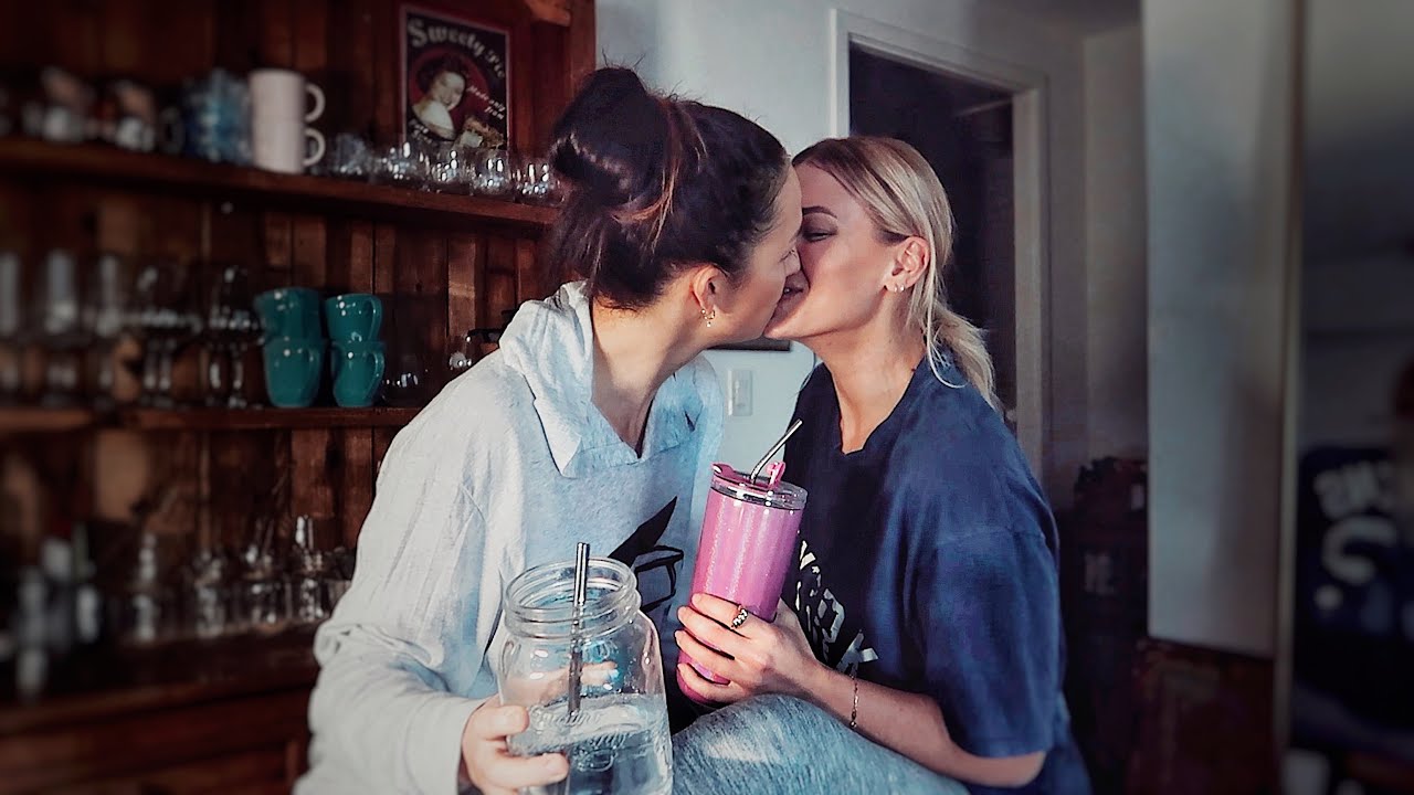 Lesbian Spit Kissing