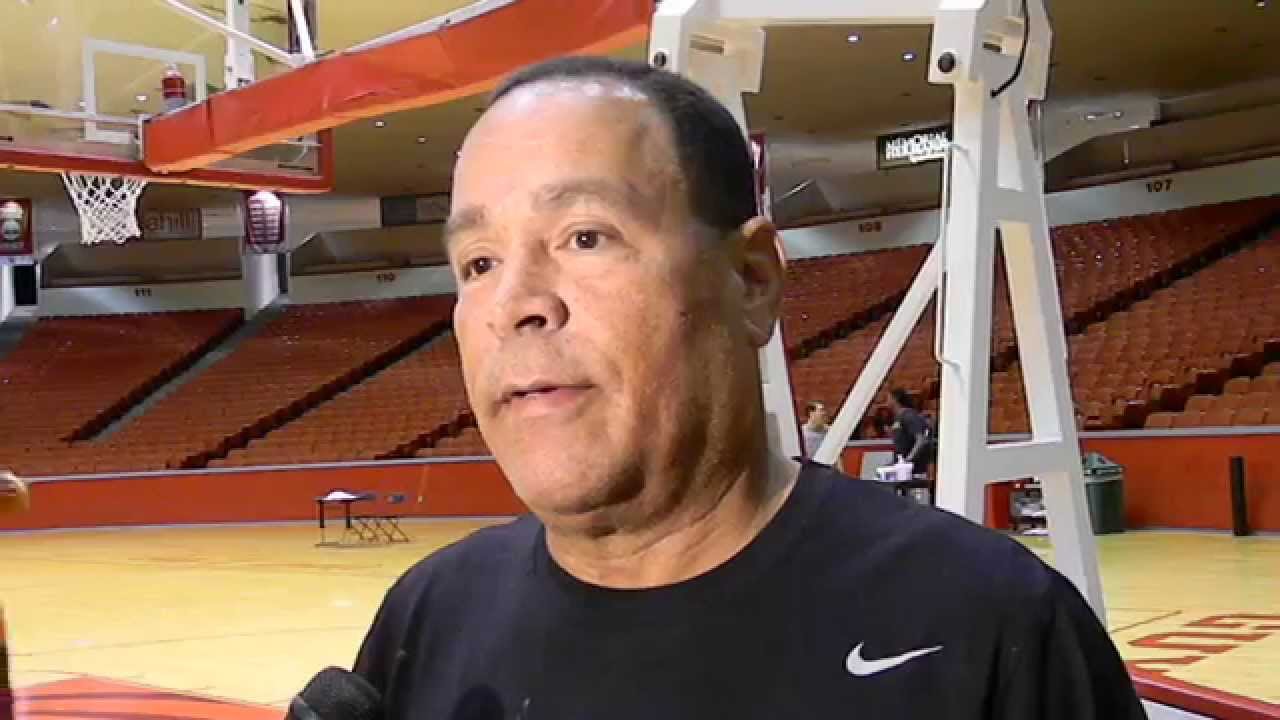 UH Cougars Head Men's Basketball Coach Kevin Sampson - YouTube