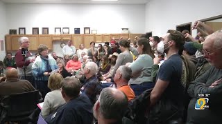 Resolution to censure Johnson County Democrat fails