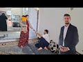 رضا و زیبا با هم برای انجام یک کار مخفی.