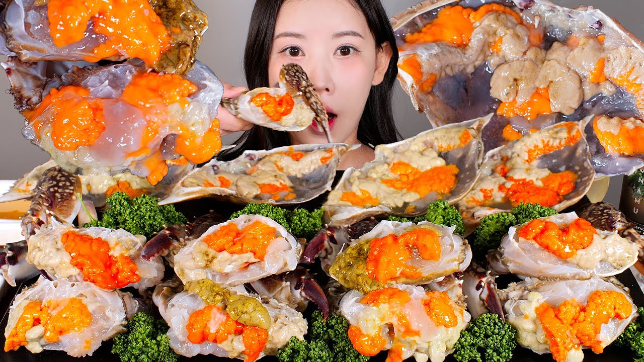 한입에 봄이 돌아와요…🧡 알 내장 가득 암꽃게 회 먹방 Raw female crab [eating show] mukbang korean food
