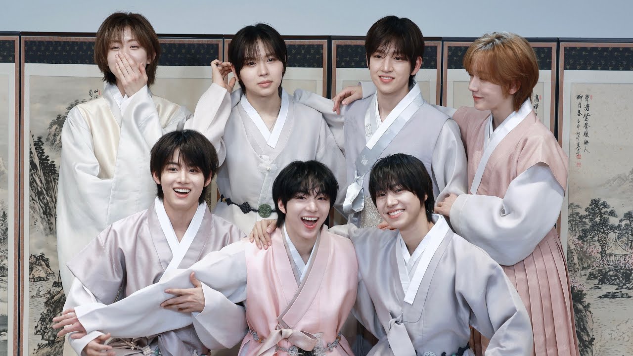 260218 아이딧-푸시백 한복 버전