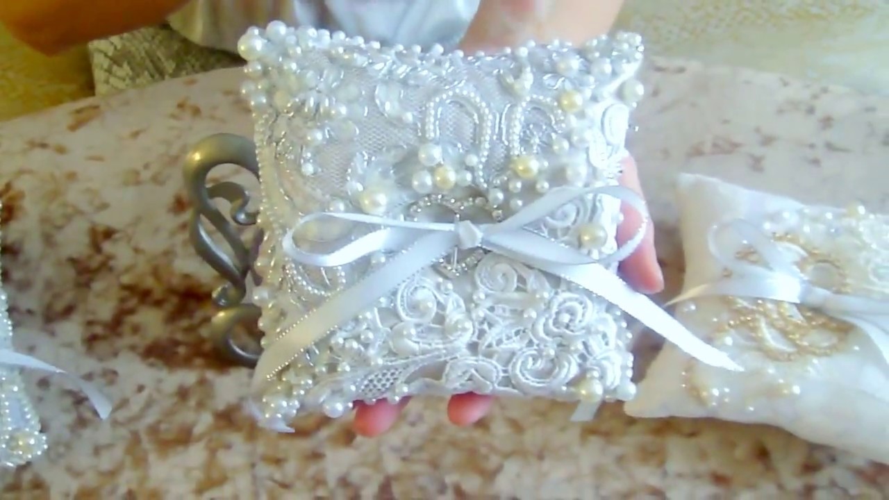 Свадебные аксессуары - подушечки для колец, с вышивкой бисером жемчугом стразами. София Голдберг