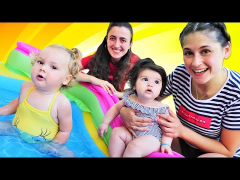 Bebek bakma videosu. Bebeklere havuz sürprizi! Defne Derin ile eğleniyorlar!