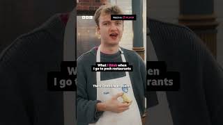 TommyInnit's two-faced food review - BBC