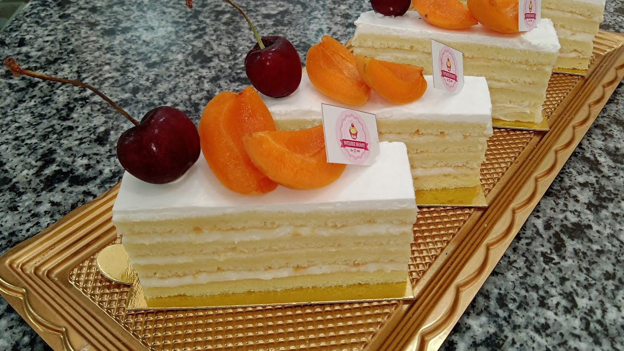 ديتكم معايا لمحل بيع الحلويات وشاركنا معاكم وصفة لي طرونش باتيسري بذوق الفانيليا وصفة ساهلة وناجحة🥧🍰