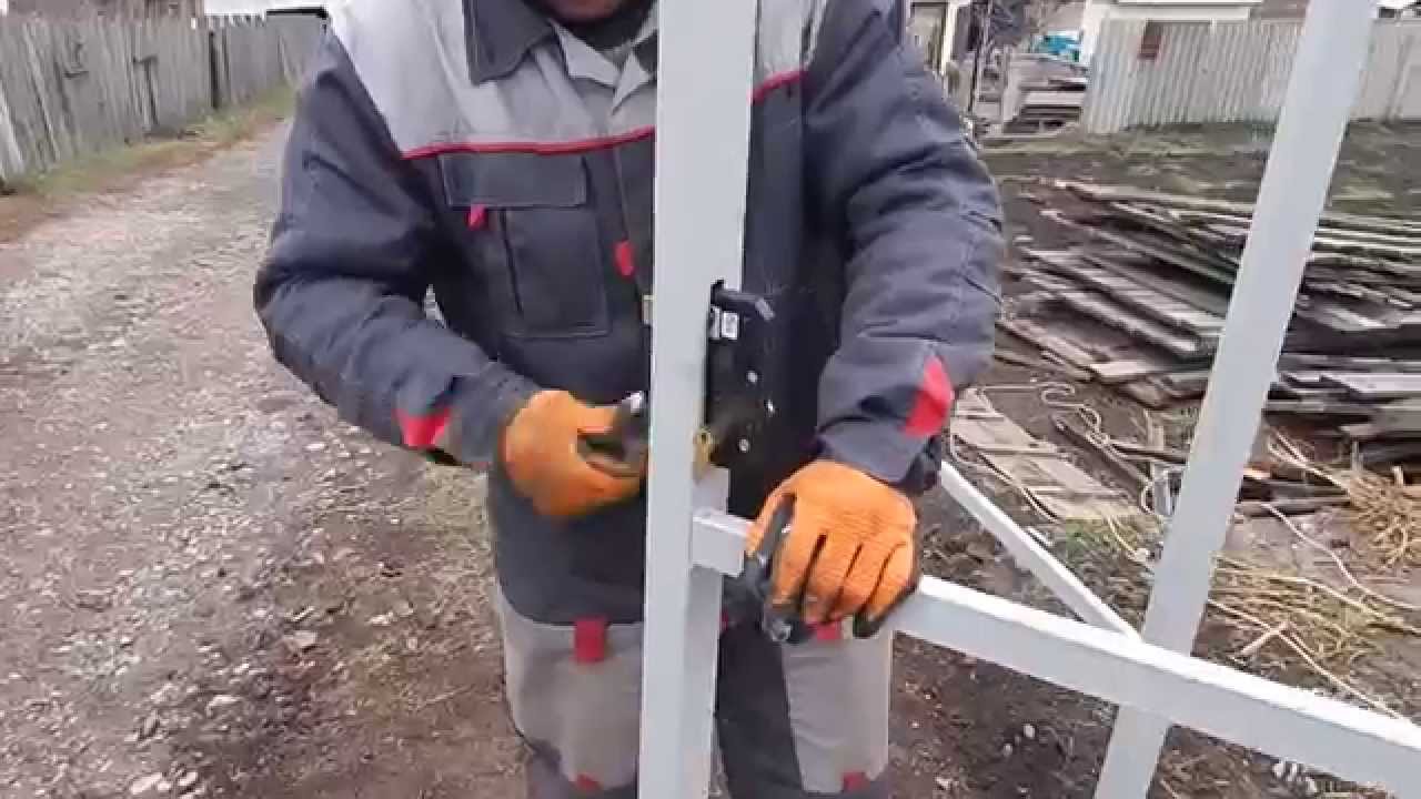 сварной забор из проф листа - YouTube