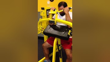 Bicep work out doing a drop set preacher curl