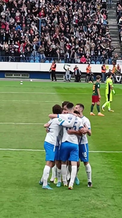 Футбольный клуб Факел забивает гол Локомотиву #shorts #short #football ...