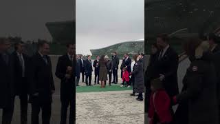 Wakil Presiden AS, JD Vance, telah tiba di Azerbaijan dalam kunjungan resmi.