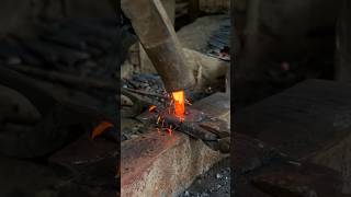 The Art of Nail Making | Traditional Blacksmithing🔨🇺🇸 #blacksmithing #metalwork #satisfying #asmr