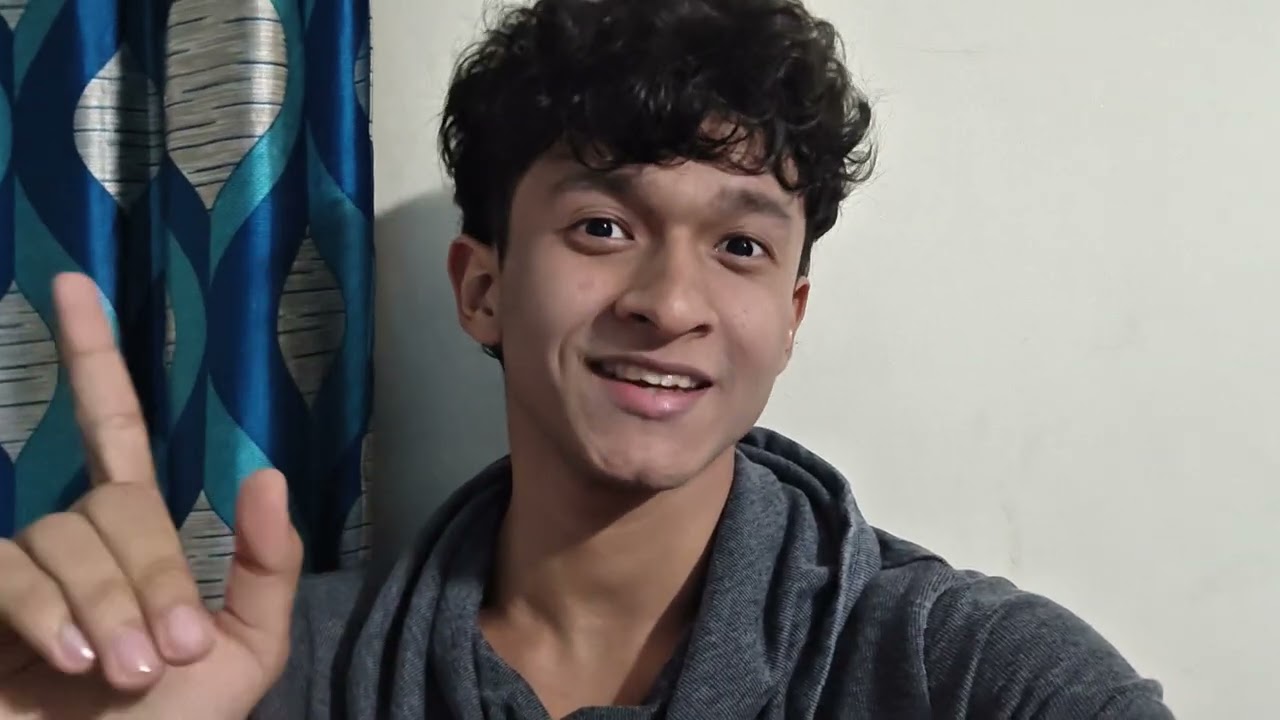 Happy new year guyss 🥳.. New year talks with you ❤️