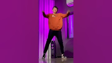 Thumbnail of Poora London thumakda | #adityakhatri #trending #shorts #dance #trend @tmtstudioindia