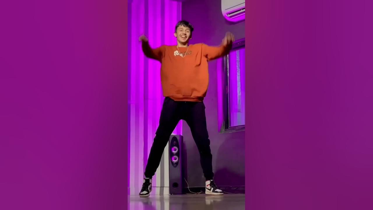 Poora London thumakda | #adityakhatri #trending #shorts #dance #trend @tmtstudioindia Poora London thumakda | #adityakhatri #trending #shorts #dance #trend @tmtstudioindia