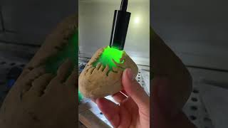 缅甸翡翠🇲🇲今日分享一块大马坎的满色挂件料..满色观音佛牌子随便去色辣种水俱佳👍#緬甸翡翠 #缅甸翡翠 #缅甸玉石 #玉石 #缅甸玉 #翡翠 #色料