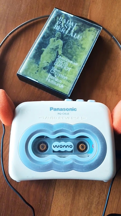 Merpati Putih - Christian #badaipastiberlalu #chrisye #merpatiputih #walkman #kasetpita #shorts #fyp