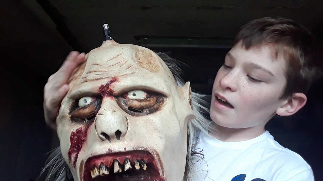 Krampusmaske vorstellen