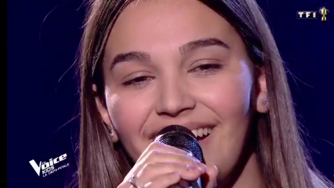 The Voice Kids: Manon nous éblouis avec sa magnifique prestation - YouTube