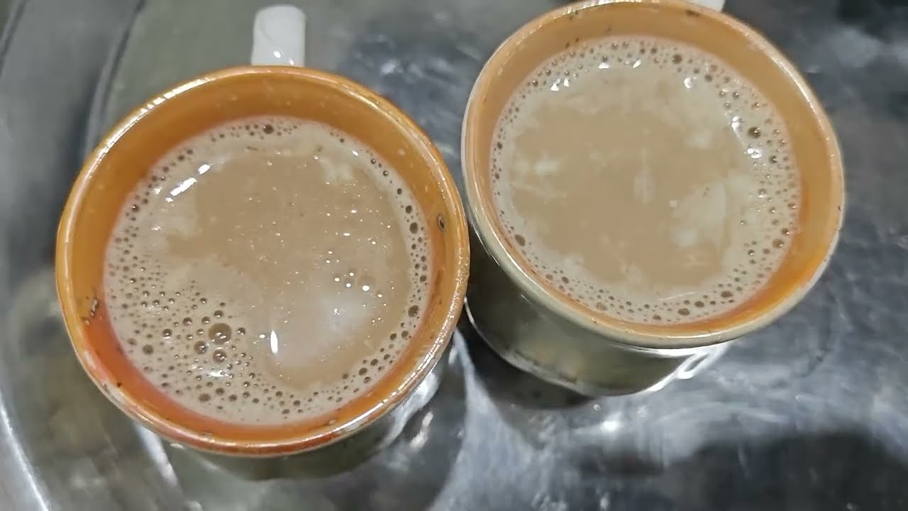सर्दियों की जान गुड़ वाली चाय 😋😋😋