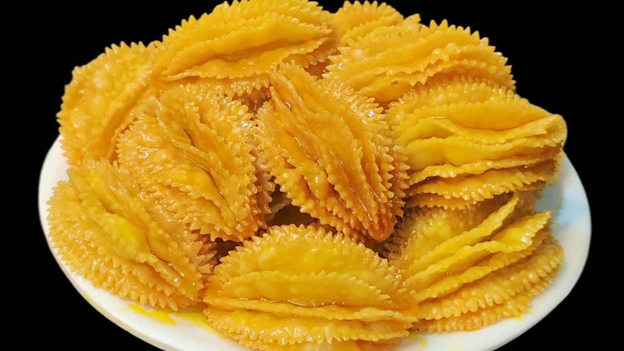 এমন পিঠা থাকলে অন্য পিঠা খেতে ইচ্ছে হবে না মুচমুচে রসালো কামরাঙ্গা পিঠা রেসিপি।New pitha recipe.