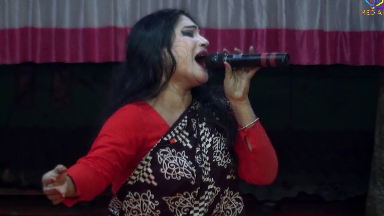 মনের দুঃখ কইনারে  রেখেছি অন্তরে তোমায় নিয়ে ঘুরিরে বন্ধু দেশ দেশ । নায়িকা বিউটি 