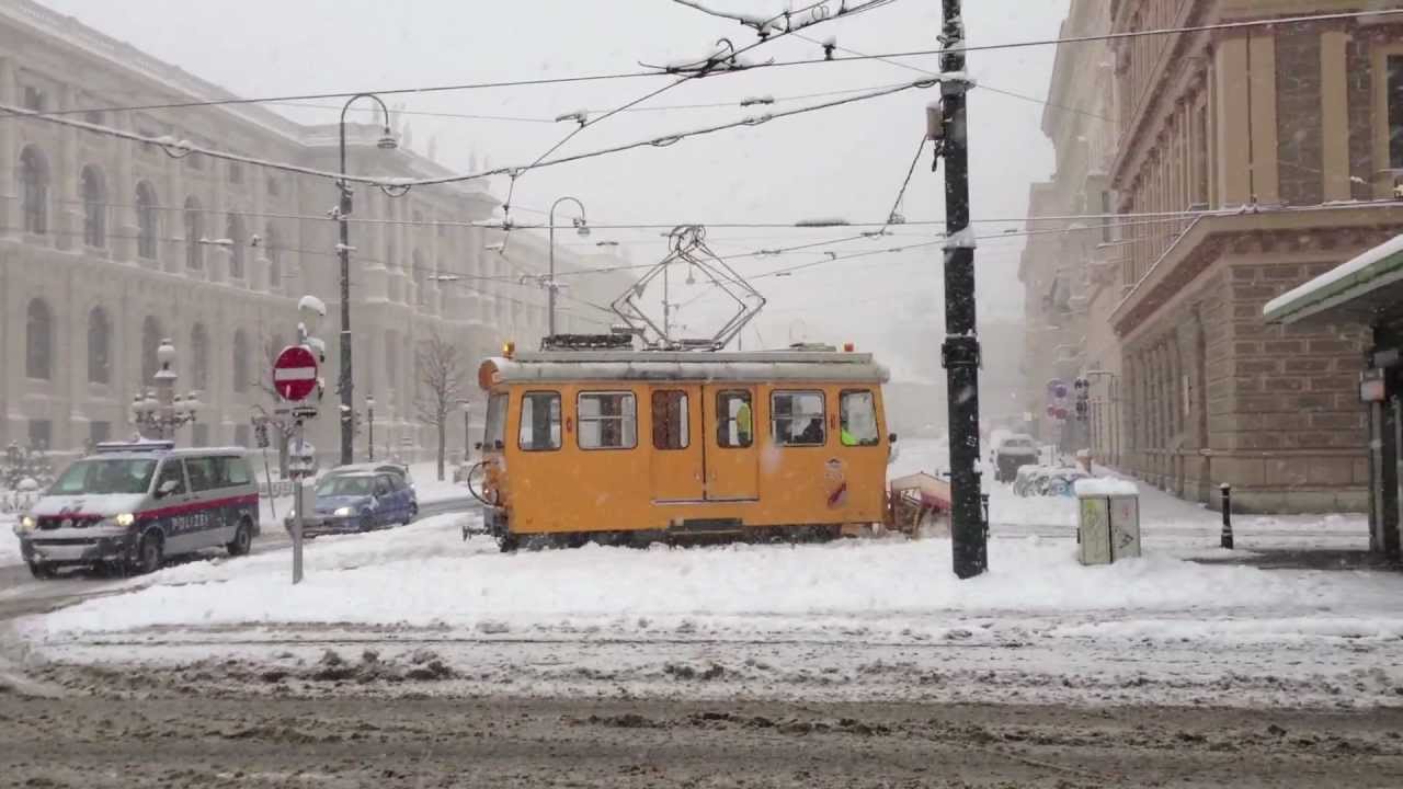 Wien/Vienna, Schnee, Ringstraße, Straßenbahn, Schneepflug